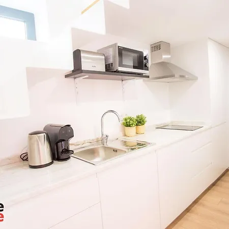 Five House 14a * Oporto